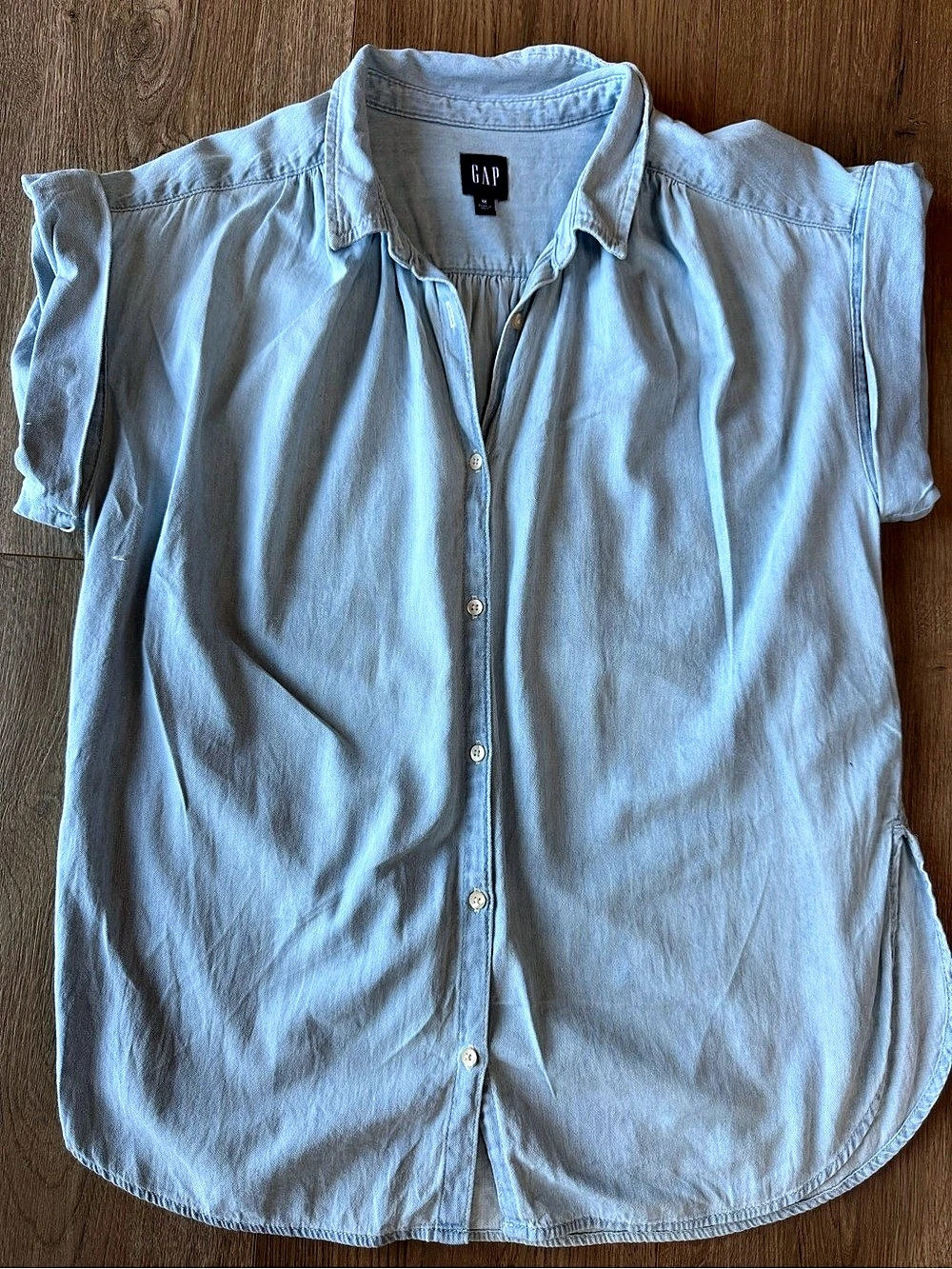 Gap Women's Button Down chambray Shirt Medium